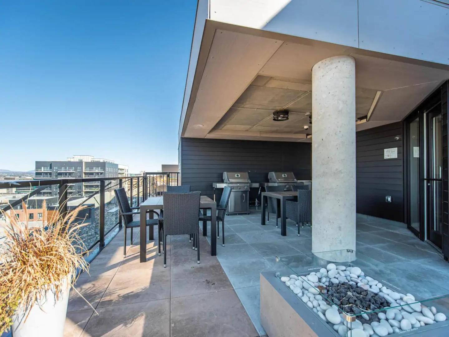 Quebec, Rustique Chic En Ville, Piscine Sur Le Toit Pour 2 A 6 Invites Exterior photo